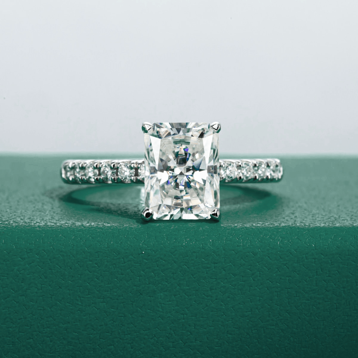 Anel Promise Radiante Moissanite - Yuna Joias