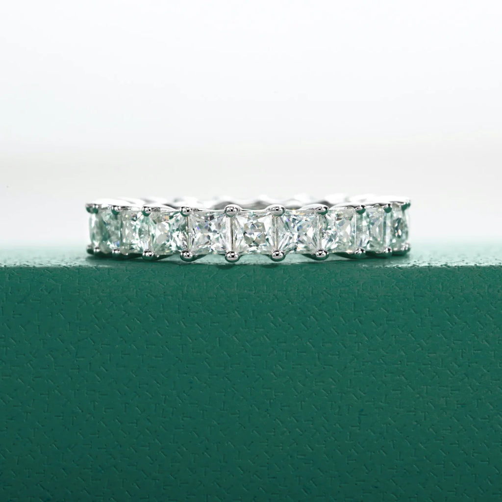 Anel Solitário em Prata 925 com Moissanites - Yuna Joias