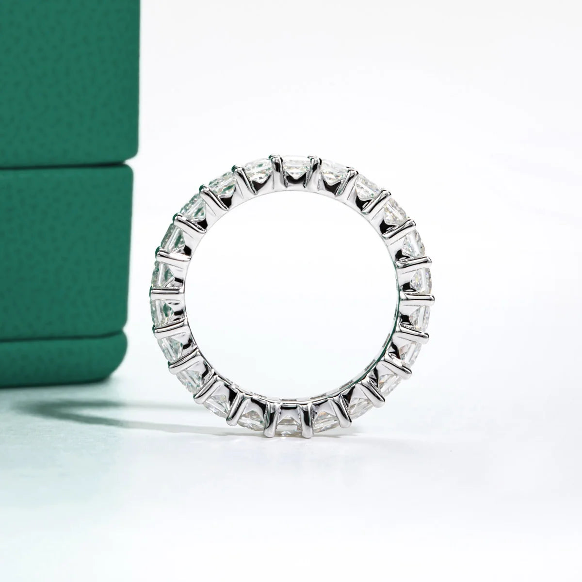 Anel Solitário em Prata 925 com Moissanites - Yuna Joias