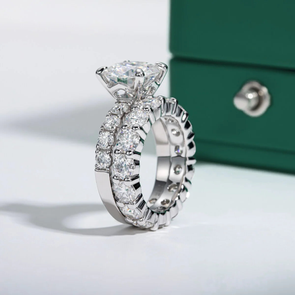 Anel Jasmin com Moissanite 4.3ct + Aliança Wedding – Prata 925 com Ouro Branco 18k - Yuna Joias