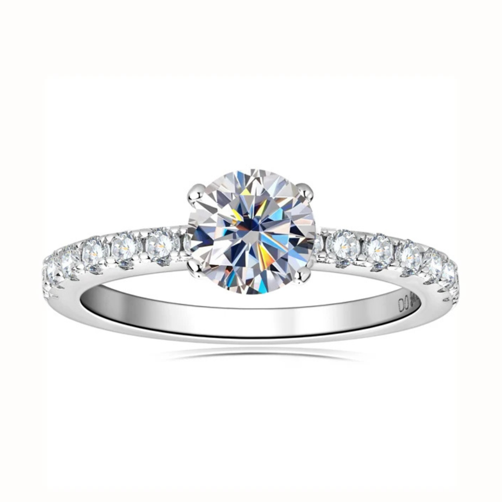 Solitário em prata .925 e 0.8CT moissanite