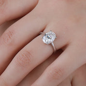 Anel Solitário de Moissanite Oval 1ct -4ct  Prata 925 com Banho de Ouro Branco - Yuna Joias