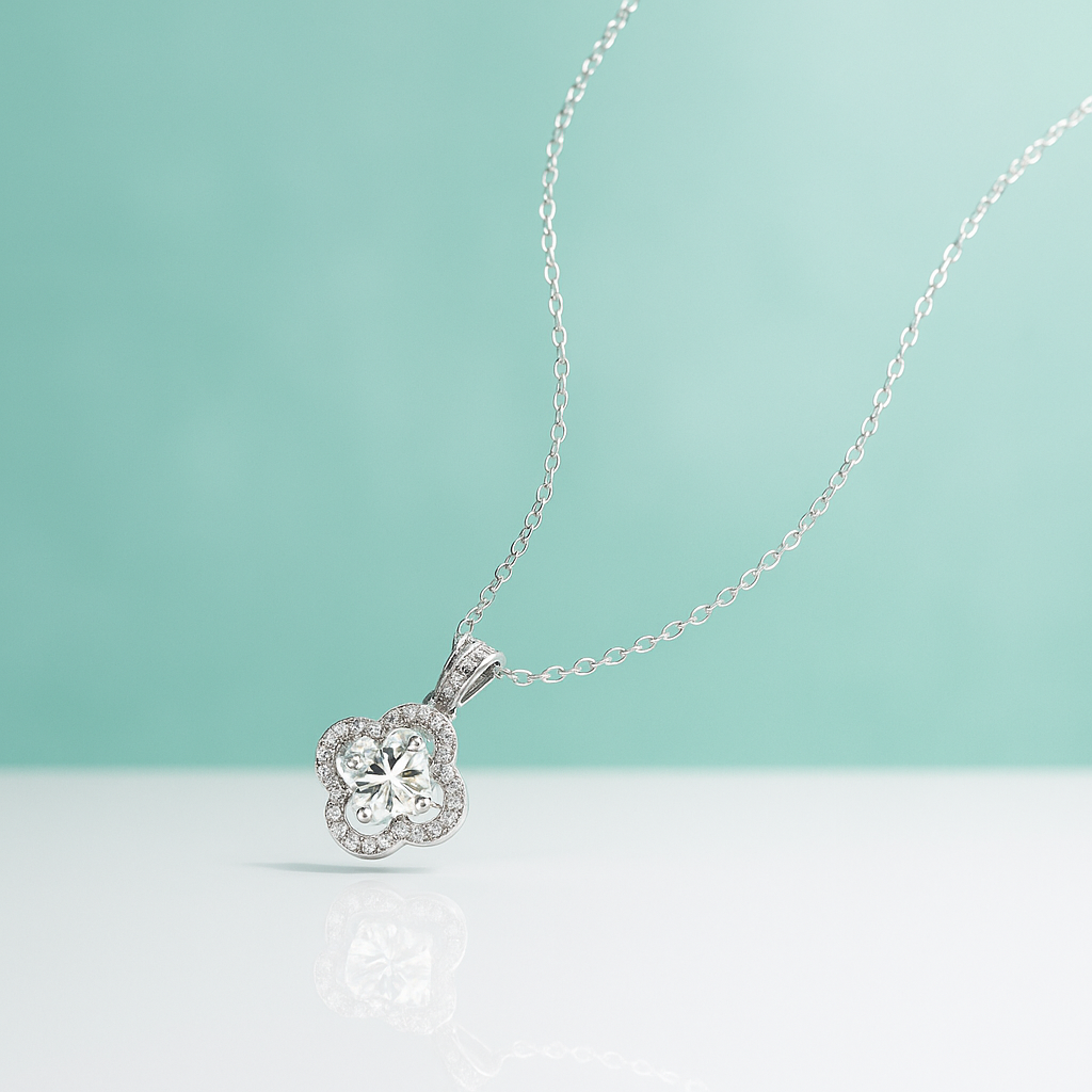 Colar em Ouro Branco 18k Moissanite em Formato de Flor - Yuna Joias