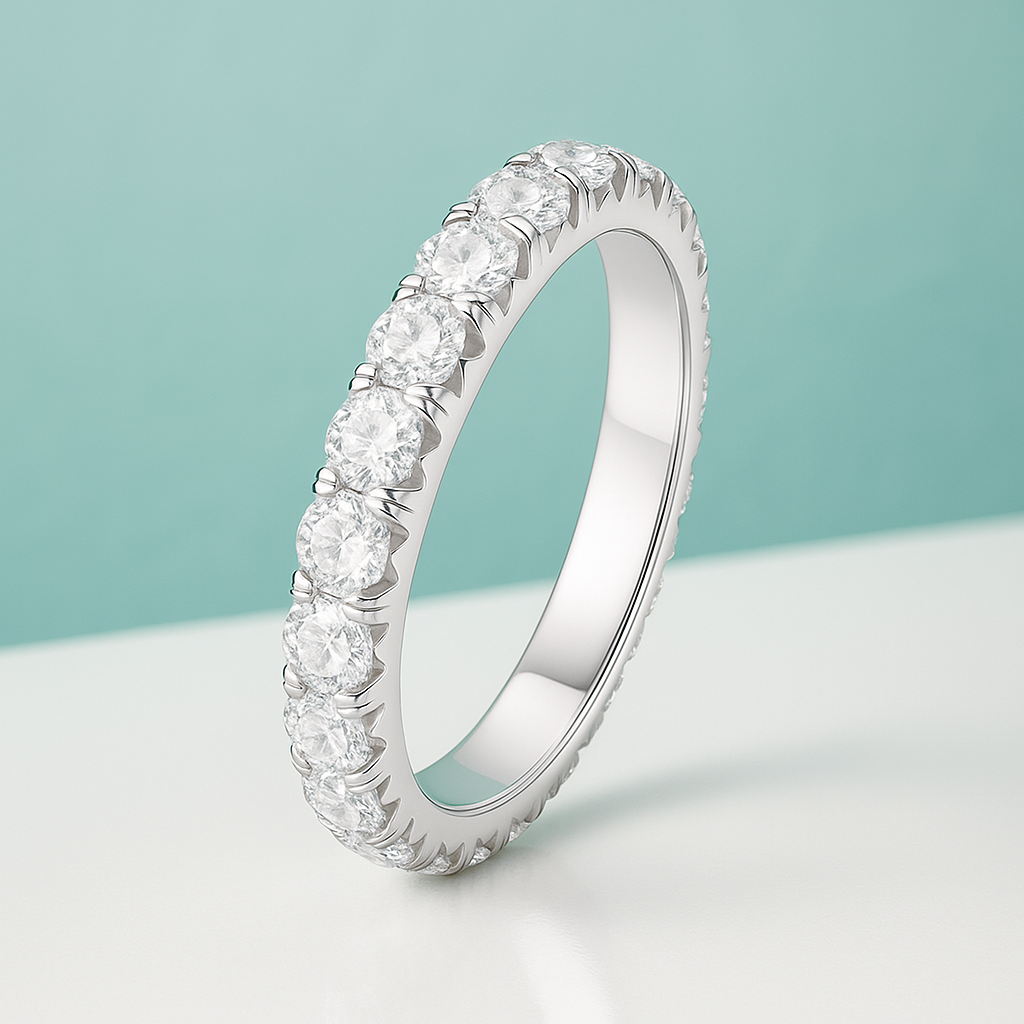 Anel com Moissanite Brilhante em Prata 925 Banhado a Ouro Branco 18k - Yuna Joias