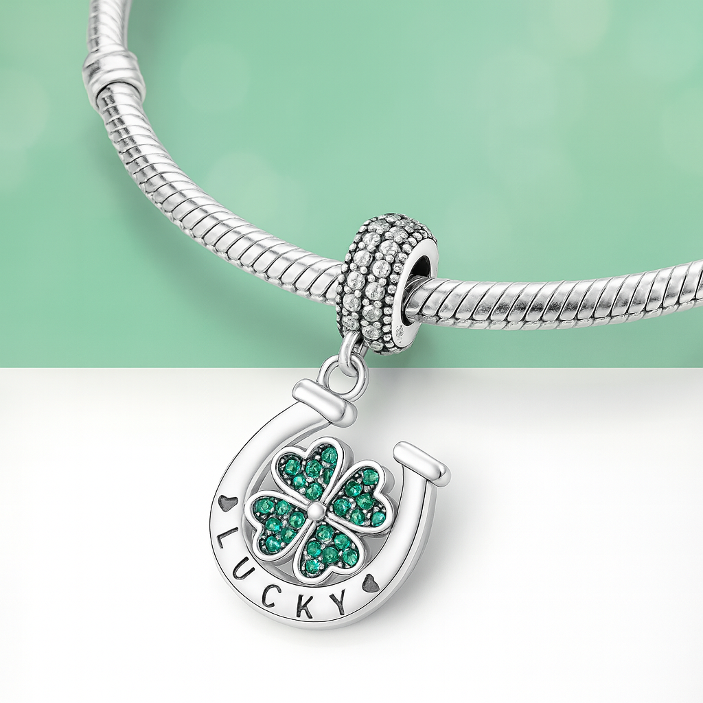 Pulseira de Berloque em Prata 925 com Trava de Segurança + Ganhe 3 Berloques Exclusivos e Brinde Surpresa