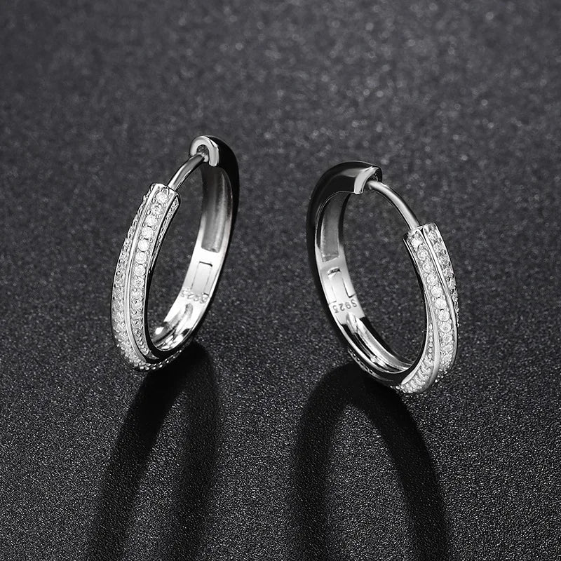 Brinco argola em prata .925 e moissanite