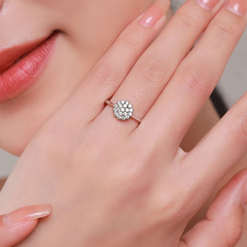 Anel Feminino Marquise com Zircônias Cravejadas - Joia Luxuosa em Prata 925 para Noivado - Yuna Joias