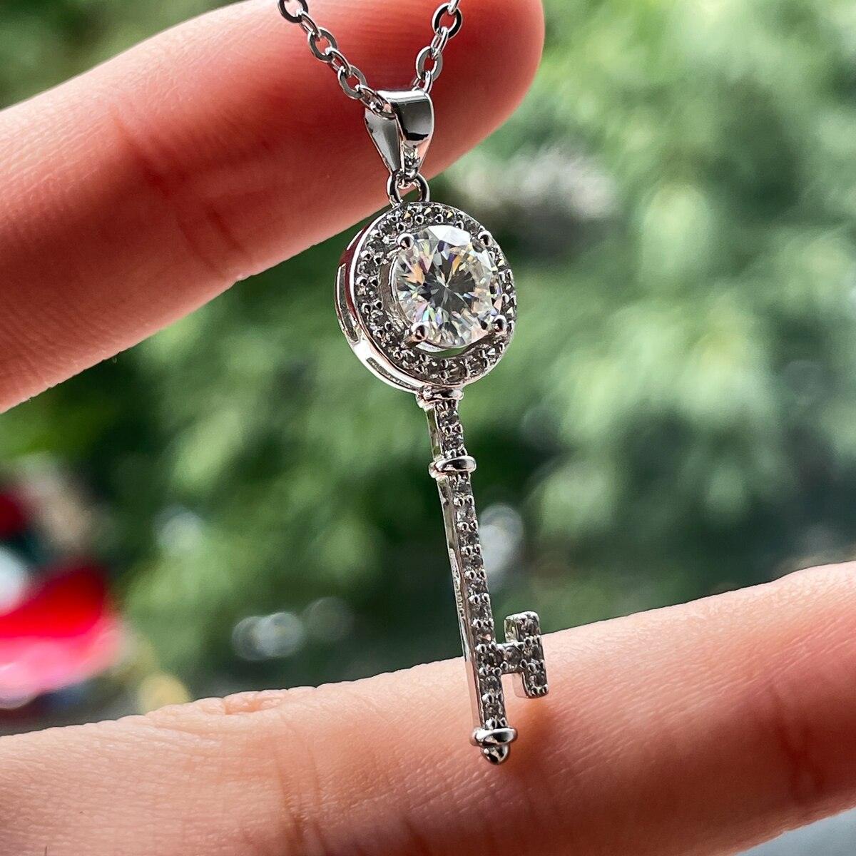 Colar Key Moissanite - Yuna Joias