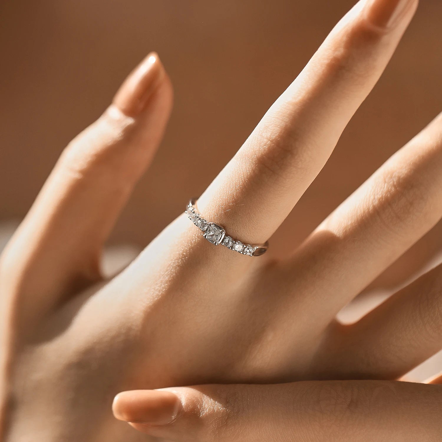 Anel Solitário Feminino com Zircônia Amarela - Joia Delicada em Prata 925 Estilo Candy - Yuna Joias