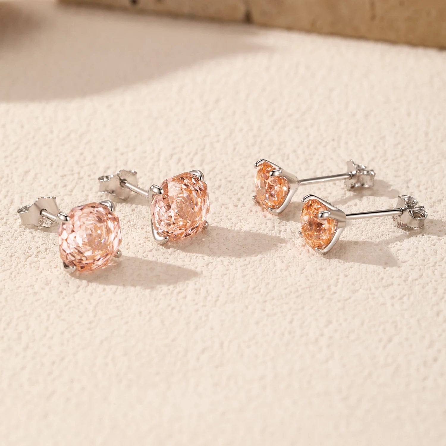 Brinco Solitário Feminino Cor Pôr do Sol - Joia Romântica em Prata 925 com Lapidação Rose Cut - Yuna Joias