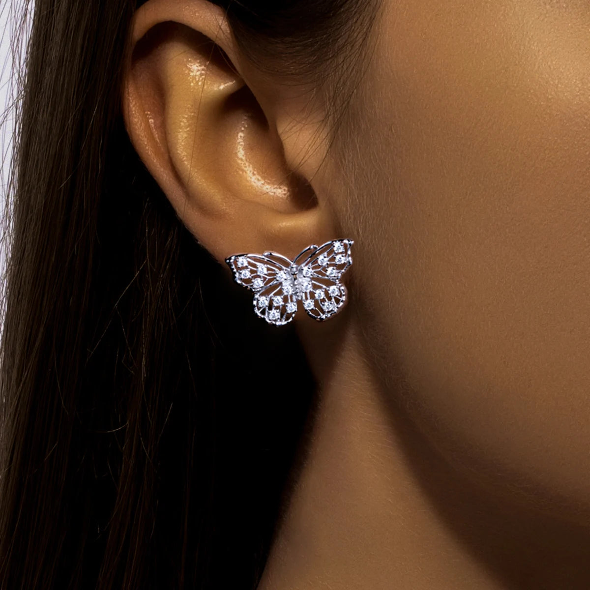 Brinco Borboleta Feminino com Moissanite - Joia Elegante em Prata 925 Banhada a Ouro 18k - Yuna Joias