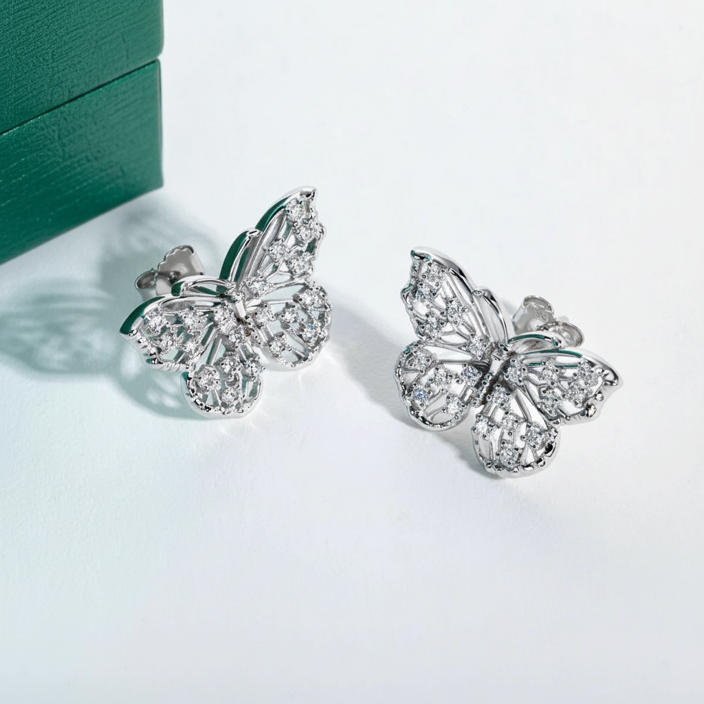 Brinco Borboleta Feminino com Moissanite - Joia Elegante em Prata 925 Banhada a Ouro 18k - Yuna Joias