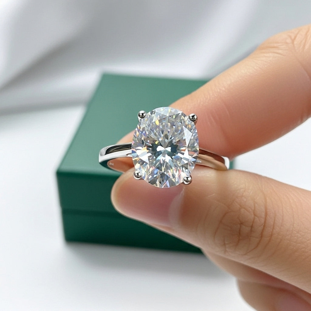 Anel Solitário Moissanite Oval 1 a 4ct - Prata 925 Banho Ouro Branco 18k GRA - Yuna Joias