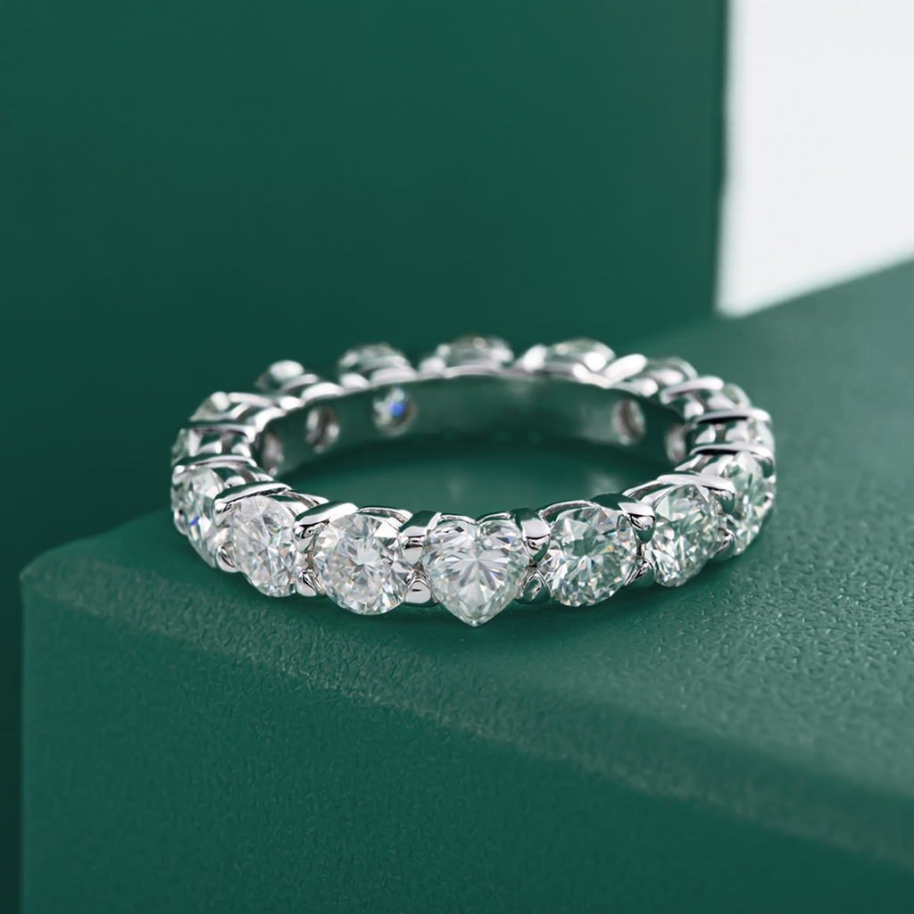 Aliança de Amor Eterno com Moissanite em Lapidação Coração - Prata 925 com Ouro Branco - Yuna Joias - Yuna Joias