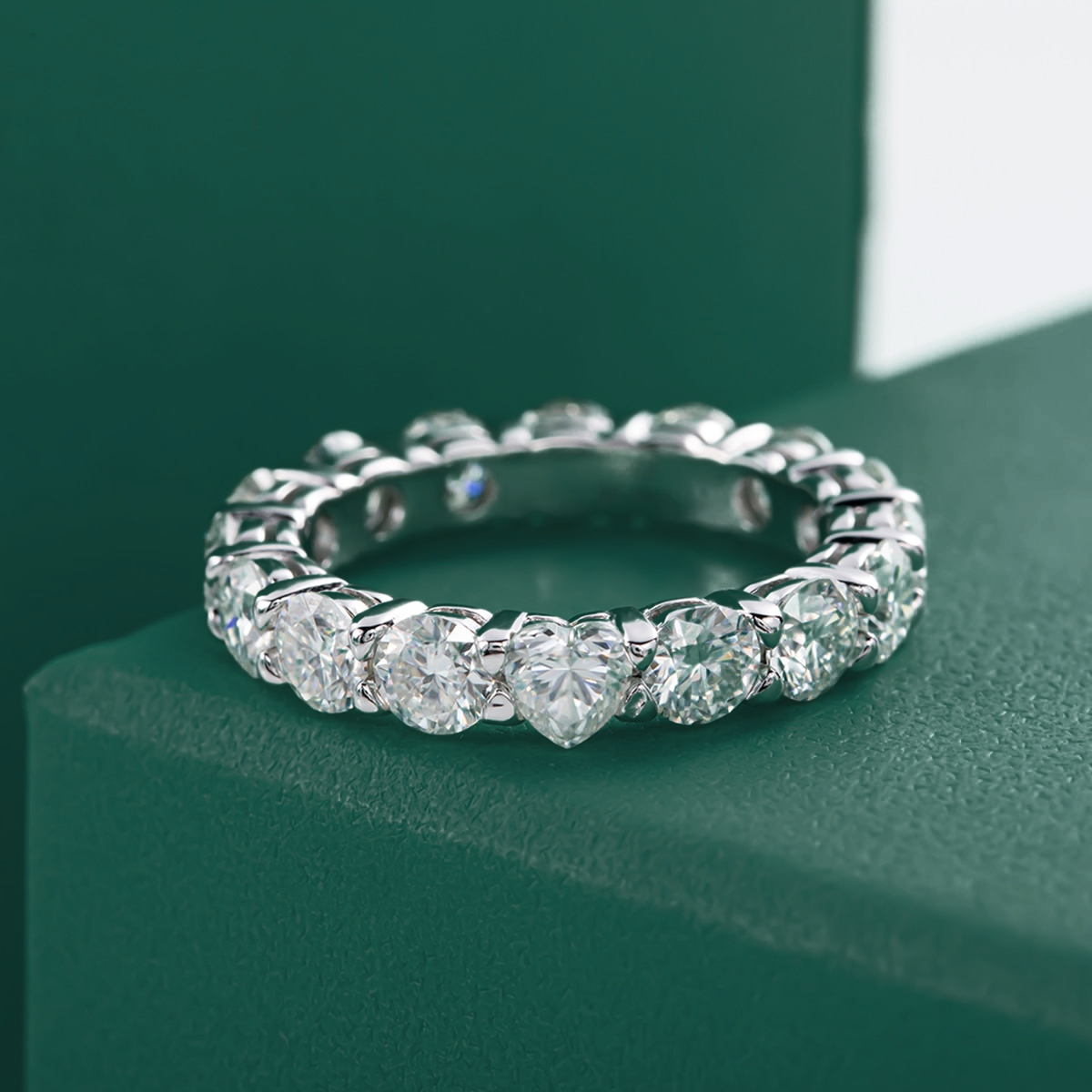 Aliança de Amor Eterno com Moissanite em Lapidação Coração - Prata 925 com Ouro Branco - Yuna Joias - Yuna Joias