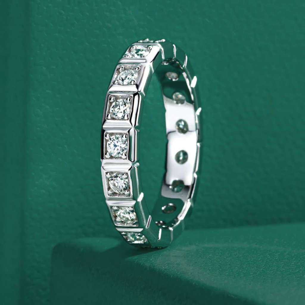 Anel Solitário em Prata 925 com Moissanite Brilhante - Yuna Joias - Yuna Joias