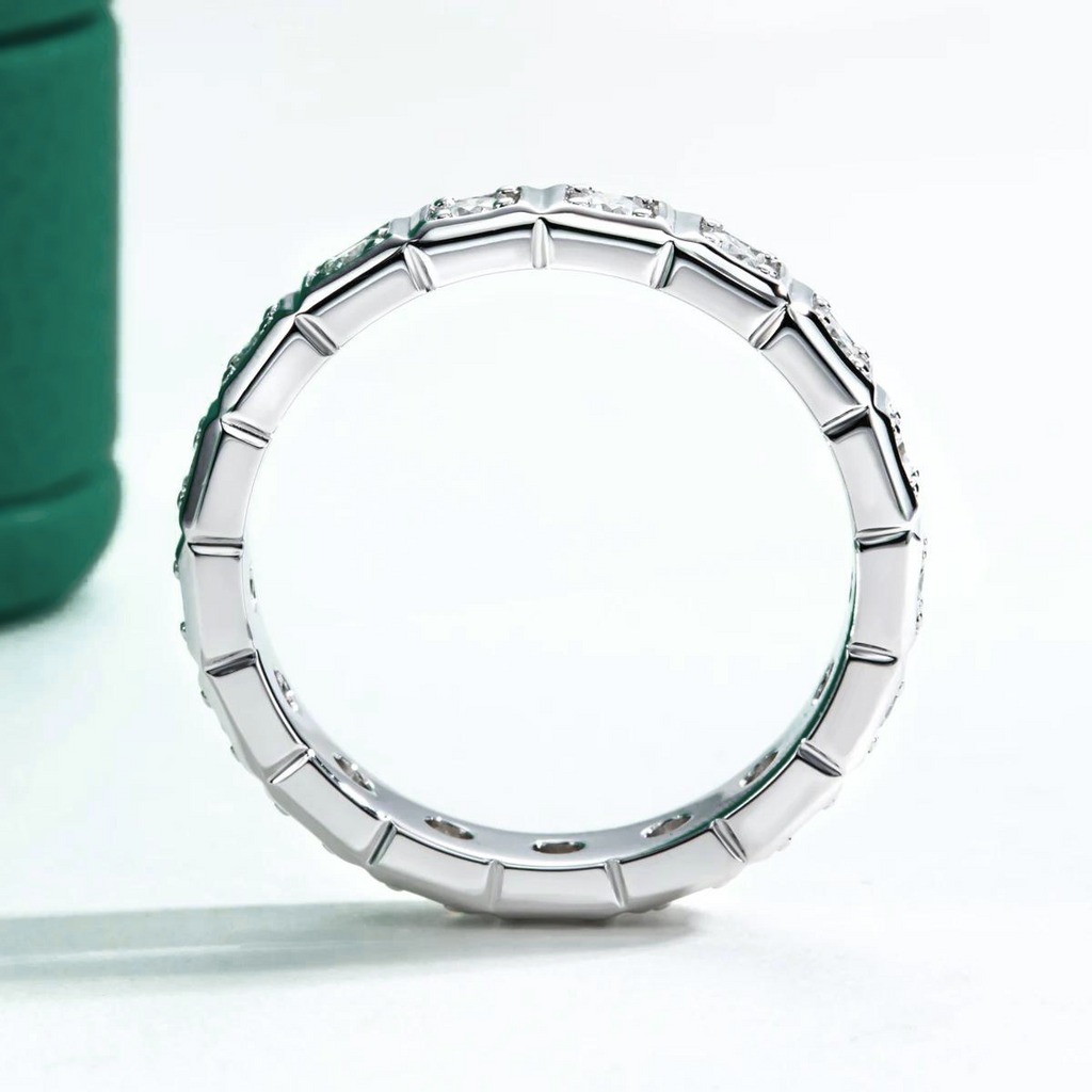 Anel Solitário em Prata 925 com Moissanite Brilhante - Yuna Joias - Yuna Joias