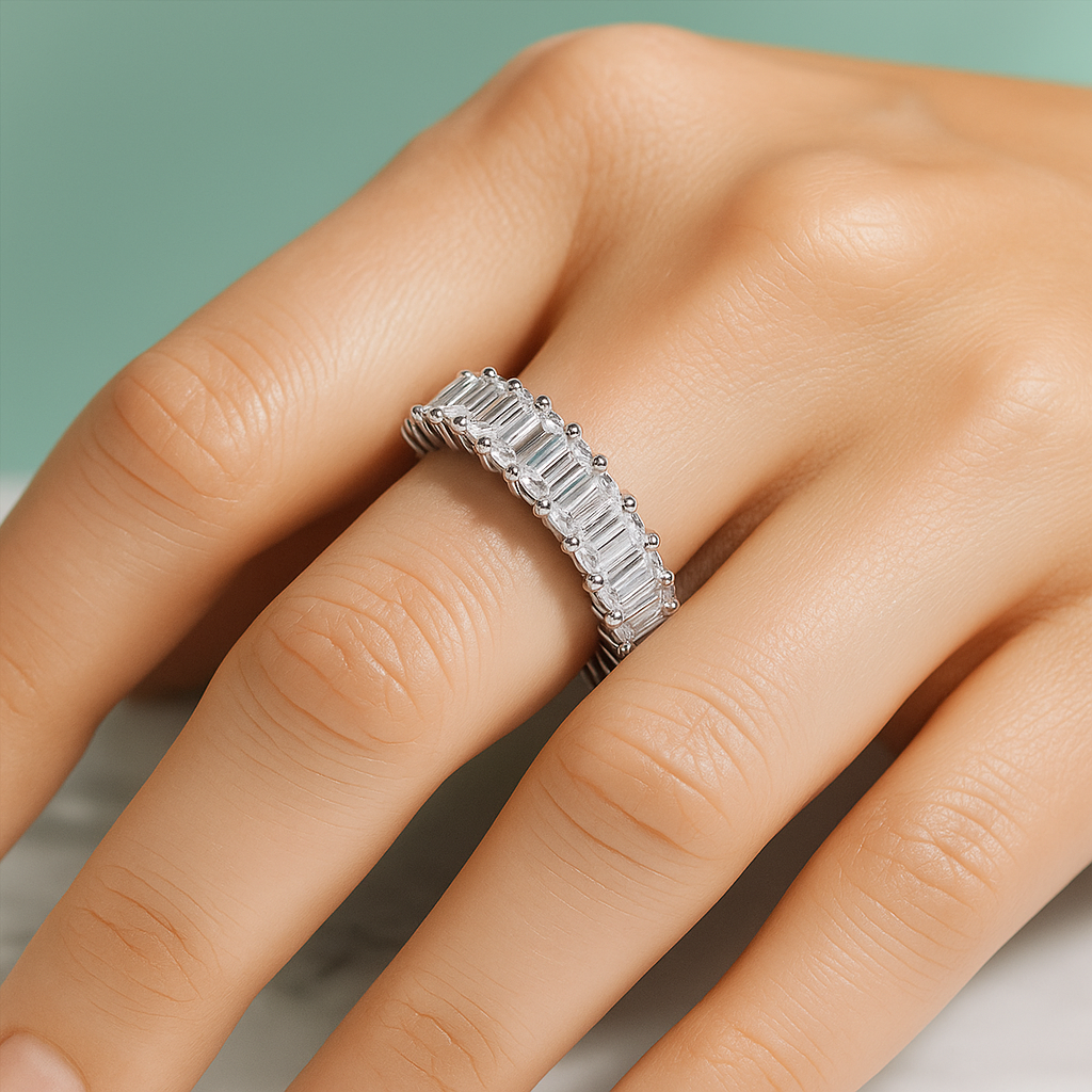 Aliança Moissanite com Lapidação Esmeralda – Prata 925 com Ouro 18k - Yuna Joias - Yuna Joias