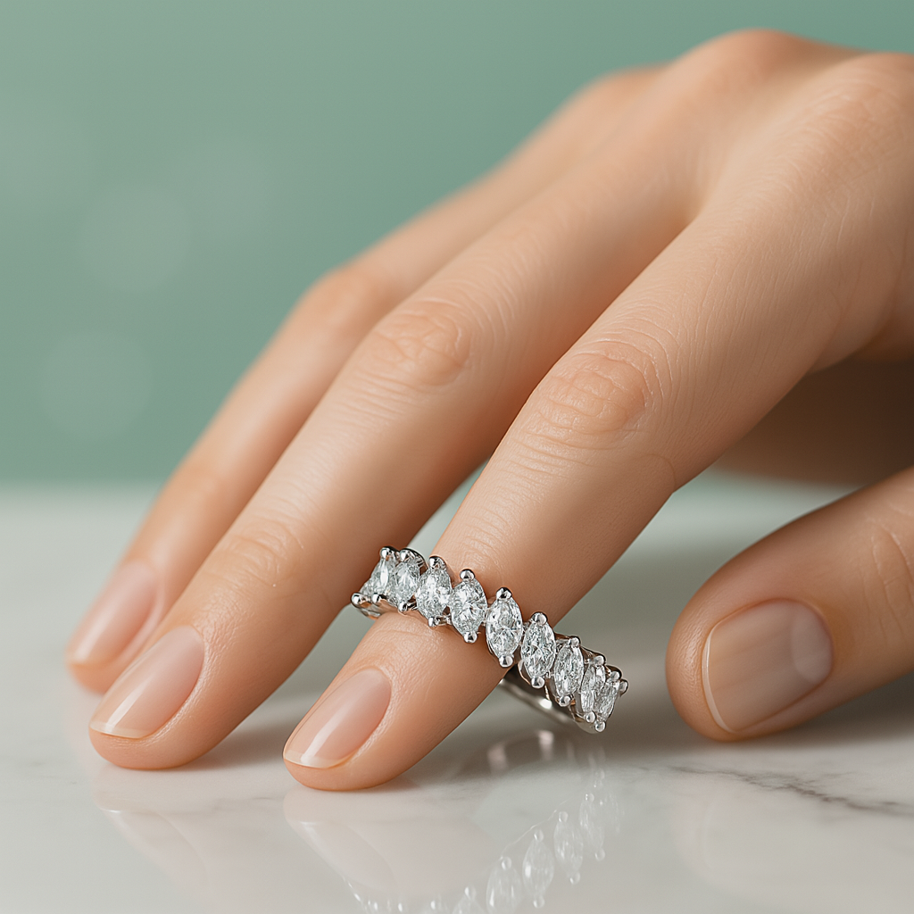 Anel com Zircônias em Prata 925 e Banho de Ouro 18K – Yuna Joias - Yuna Joias