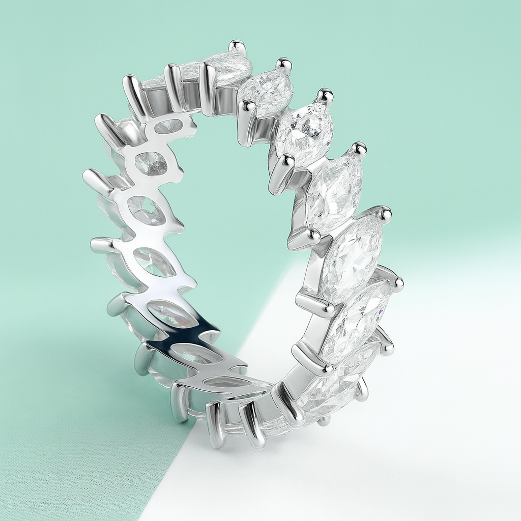 Anel com Zircônias em Prata 925 e Banho de Ouro 18K – Yuna Joias - Yuna Joias