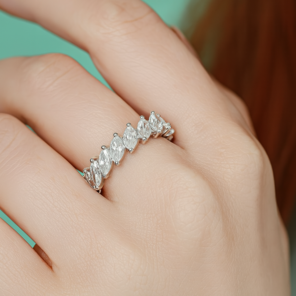 Anel com Zircônias em Prata 925 e Banho de Ouro 18K – Yuna Joias - Yuna Joias