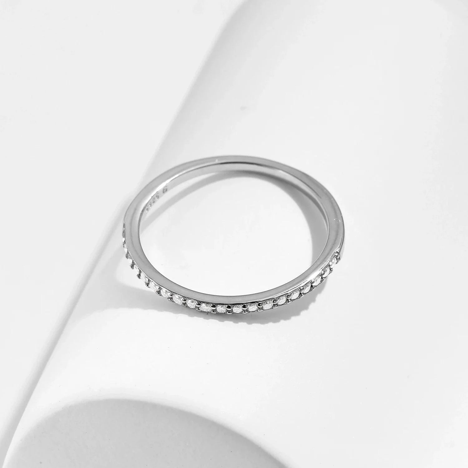 Anel Eternity Moissanite Elegância em Prata 925 - Yuna Joias - Yuna Joias