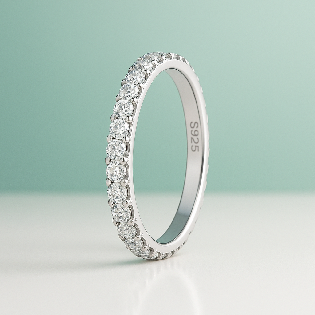 Anel Eterno Moissanite com Elegância Atemporal em Prata 925 - Yuna Joias - Yuna Joias