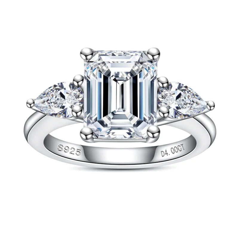 Anel de Moissanite com Lapidação Esmeralda 4 Quilates – Prata 925 com Ouro 18k, Moissanites Laterais em Lapidação Pera, Certificado GRA - Yuna Joias - Yuna Joias