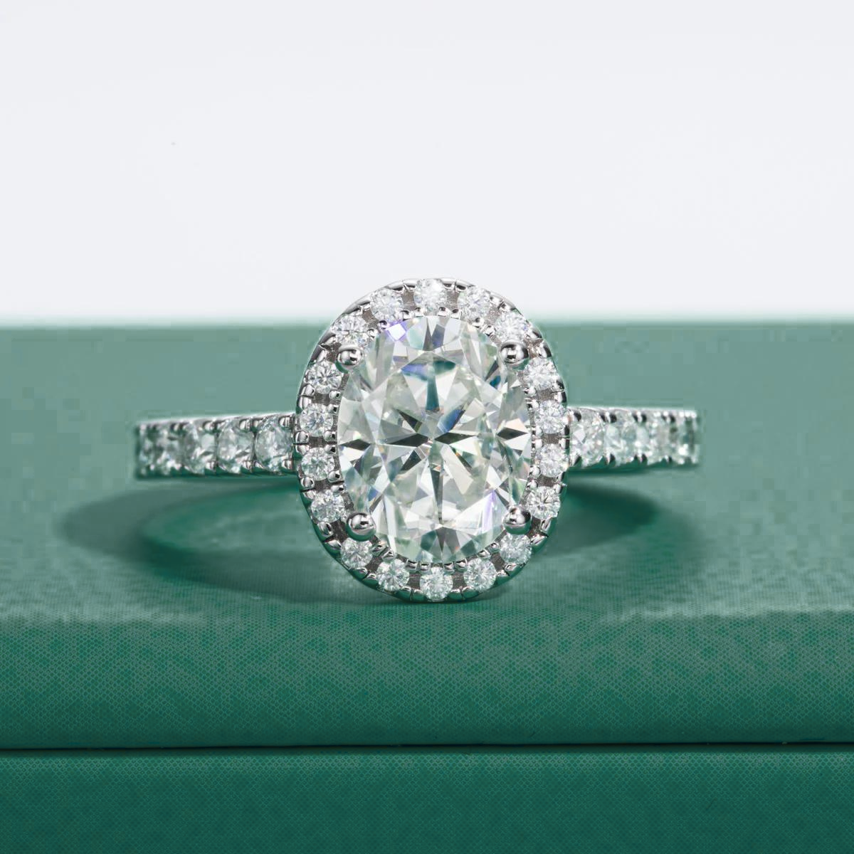 Conjunto de Anel Solitário com Meia Aliança em Prata 925 com Moissanite Oval 2ct – Yuna Joias - Yuna Joias