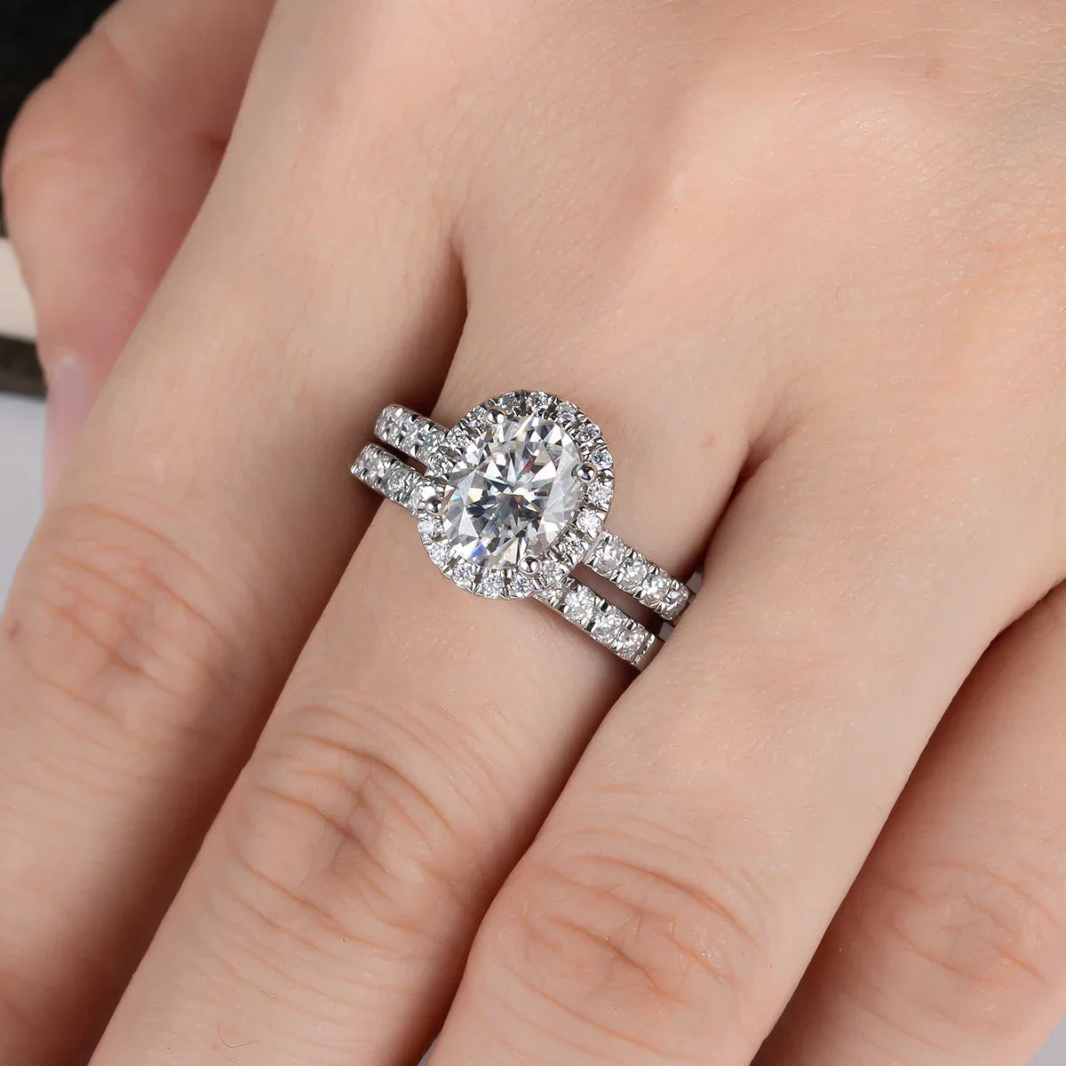 Conjunto de Anel Solitário com Meia Aliança em Prata 925 com Moissanite Oval 2ct – Yuna Joias - Yuna Joias