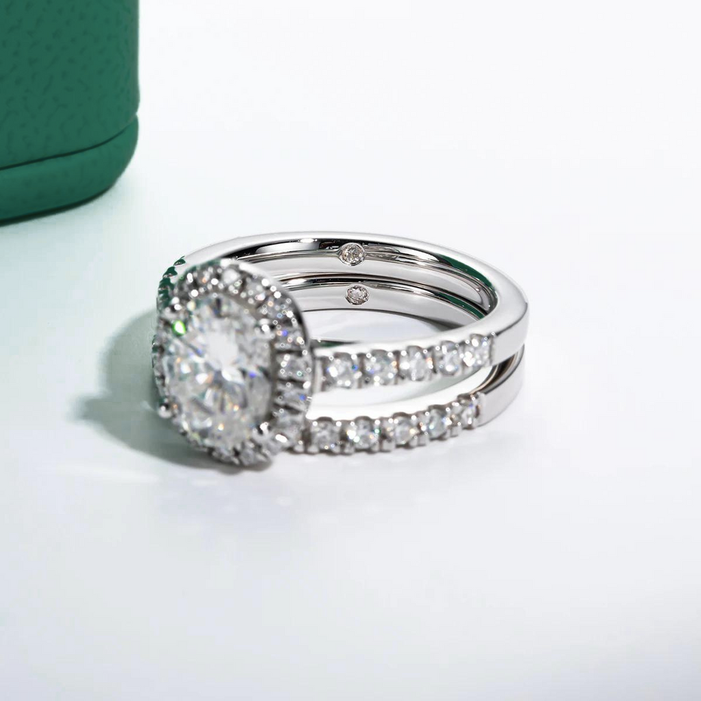 Conjunto de Anel Solitário com Meia Aliança em Prata 925 com Moissanite Oval 2ct – Yuna Joias - Yuna Joias