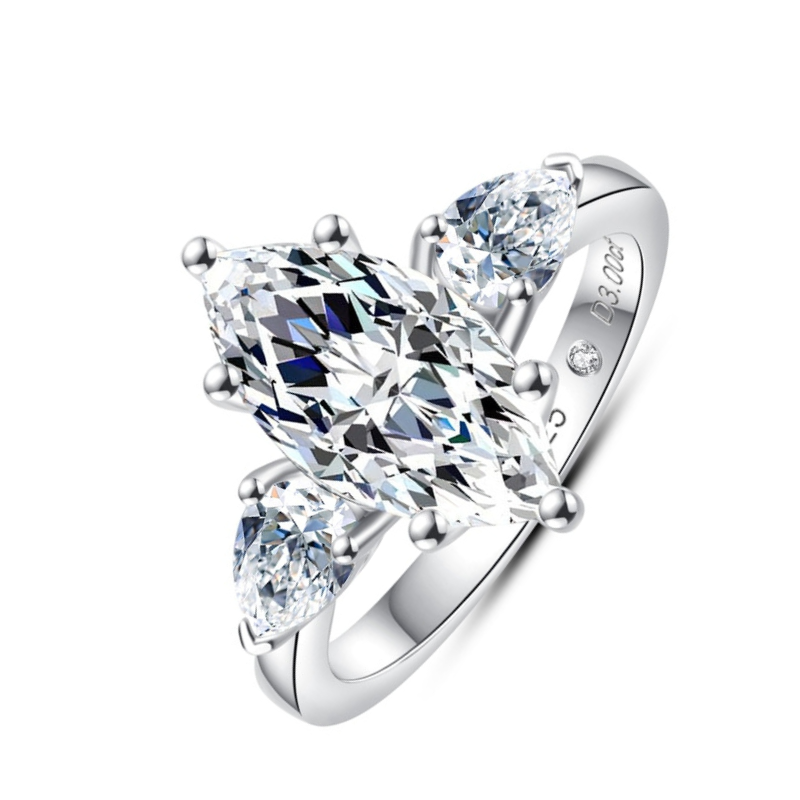 Anel de Moissanite Navete com Laterais Pera em Prata 925 com Banho de Ouro 18k – 4,0 Quilates - Yuna Joias - Yuna Joias