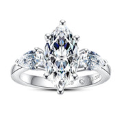 Anel de Moissanite Navete com Laterais Pera em Prata 925 com Banho de Ouro 18k – 4,0 Quilates - Yuna Joias - Yuna Joias