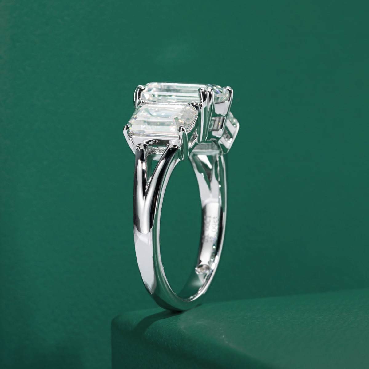 Anel com Moissanite de 5 Quilates – Prata 925 com Ouro 18k - Yuna Joias - Yuna Joias