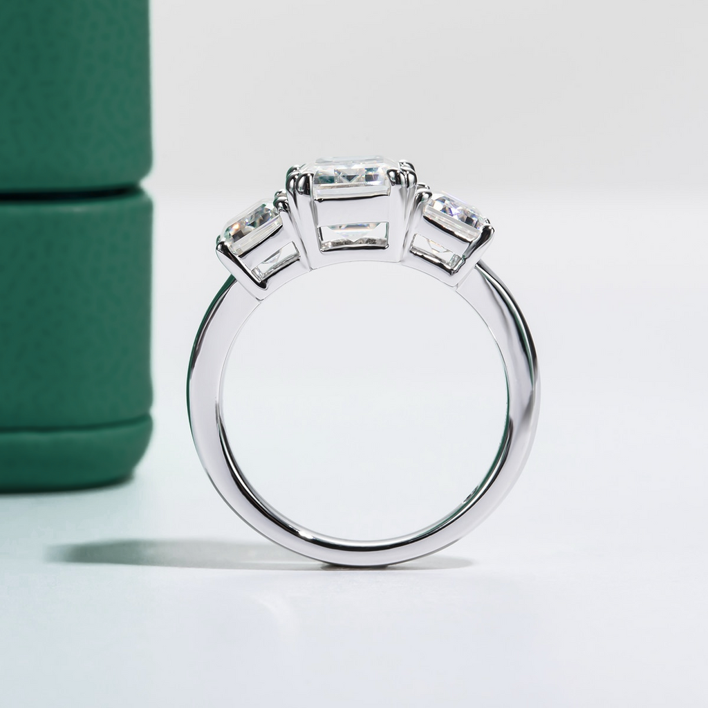 Anel com Moissanite de 5 Quilates – Prata 925 com Ouro 18k - Yuna Joias - Yuna Joias