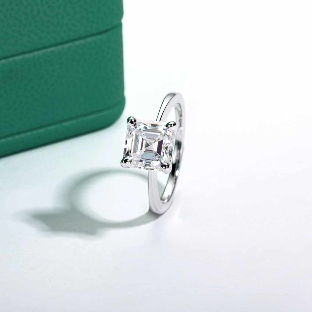 Anel Solitário com Moissanite de 3 Quilates Corte Asscher em Prata 925 e Ouro Branco 18k – Yuna Joias - Yuna Joias