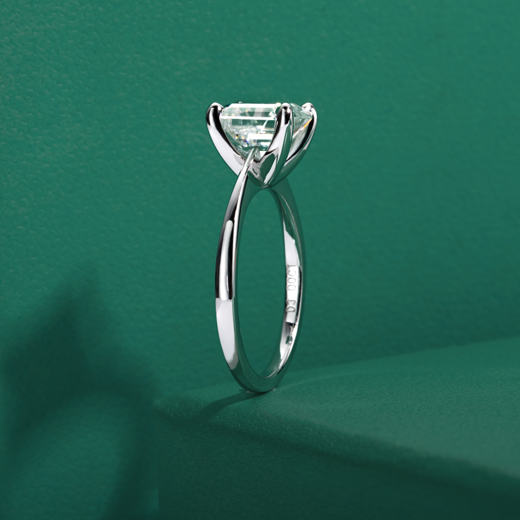 Anel Solitário com Moissanite de 3 Quilates Corte Asscher em Prata 925 e Ouro Branco 18k – Yuna Joias - Yuna Joias