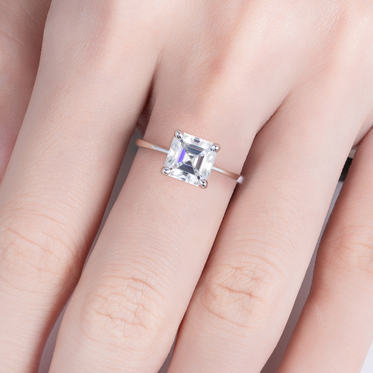 Anel Solitário com Moissanite de 3 Quilates Corte Asscher em Prata 925 e Ouro Branco 18k – Yuna Joias - Yuna Joias