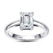 Anel Solitário com Moissanite 2 Quilates – Lapidação Esmeralda em Prata 925 com Ouro Branco 18k - Yuna Joias - Yuna Joias