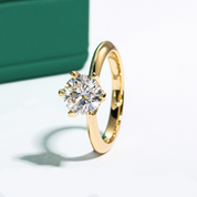 Anel Solitário com Moissanite Lapidação Brilhante em Prata 925 Banhado a Ouro 18k – Yuna Joias - Yuna Joias