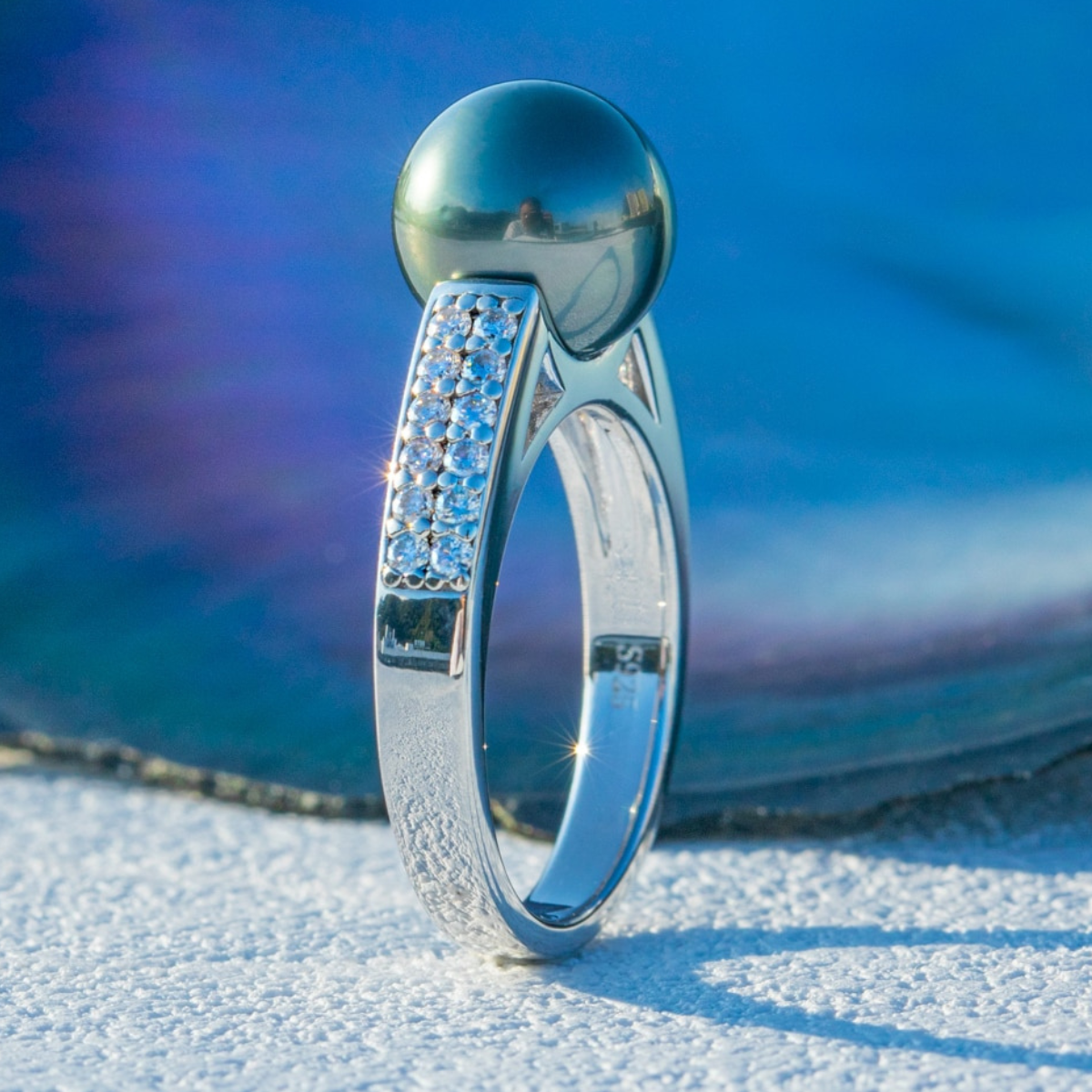 Anel de Pérola Natural do Tahiti e Moissanite Prata 925 com Ouro Branco 18k - Yuna Joias - Yuna Joias