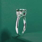 Anel Solitário com Moissanite Verde de 3,0 Quilates em Prata 925 com Banho de Ouro 18k - Yuna Joias - Yuna Joias