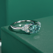 Anel Solitário com Moissanite Verde de 3,0 Quilates em Prata 925 com Banho de Ouro 18k - Yuna Joias - Yuna Joias