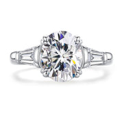 Anel Solitário com Moissanite Oval de 3 Quilates em Prata 925 e Ouro Branco 18k – Yuna Joias - Yuna Joias