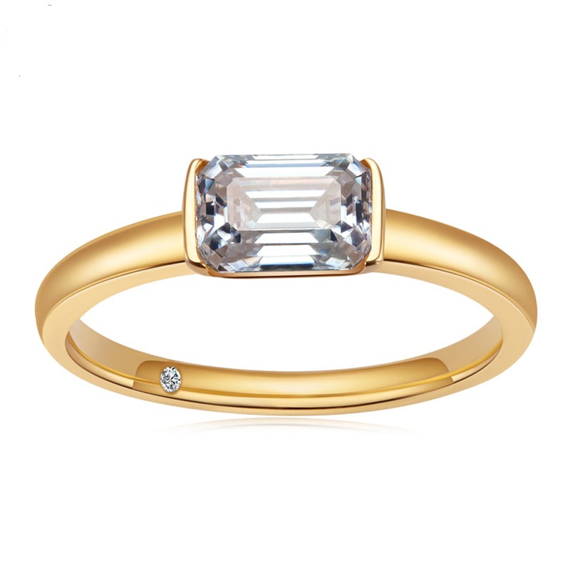 Anel Solitário com Moissanite Lapidação Esmeralda 1,0 Quilate em Prata 925 com Banho de Ouro 18k – Yuna Joias - Yuna Joias