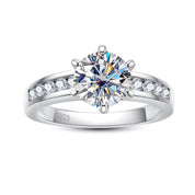 Anel Solitário de Moissanite em Prata 925 com Banho de Ouro Branco 18K – Yuna Joias - Yuna Joias