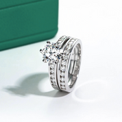 Anel Solitário de Moissanite em Prata 925 com Banho de Ouro Branco 18K – Yuna Joias - Yuna Joias