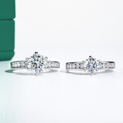 Anel Solitário de Moissanite em Prata 925 com Banho de Ouro Branco 18K – Yuna Joias - Yuna Joias