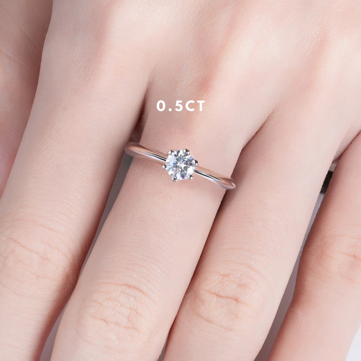 Anel Solitário em Moissanite e Prata 925 com Banho de Ouro Branco 18k – Yuna Joias - Yuna Joias