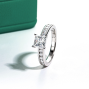 Anel Solitário de Moissanite 1.2ct em Prata 925 com Ouro Branco 18k – Yuna Joias - Yuna Joias